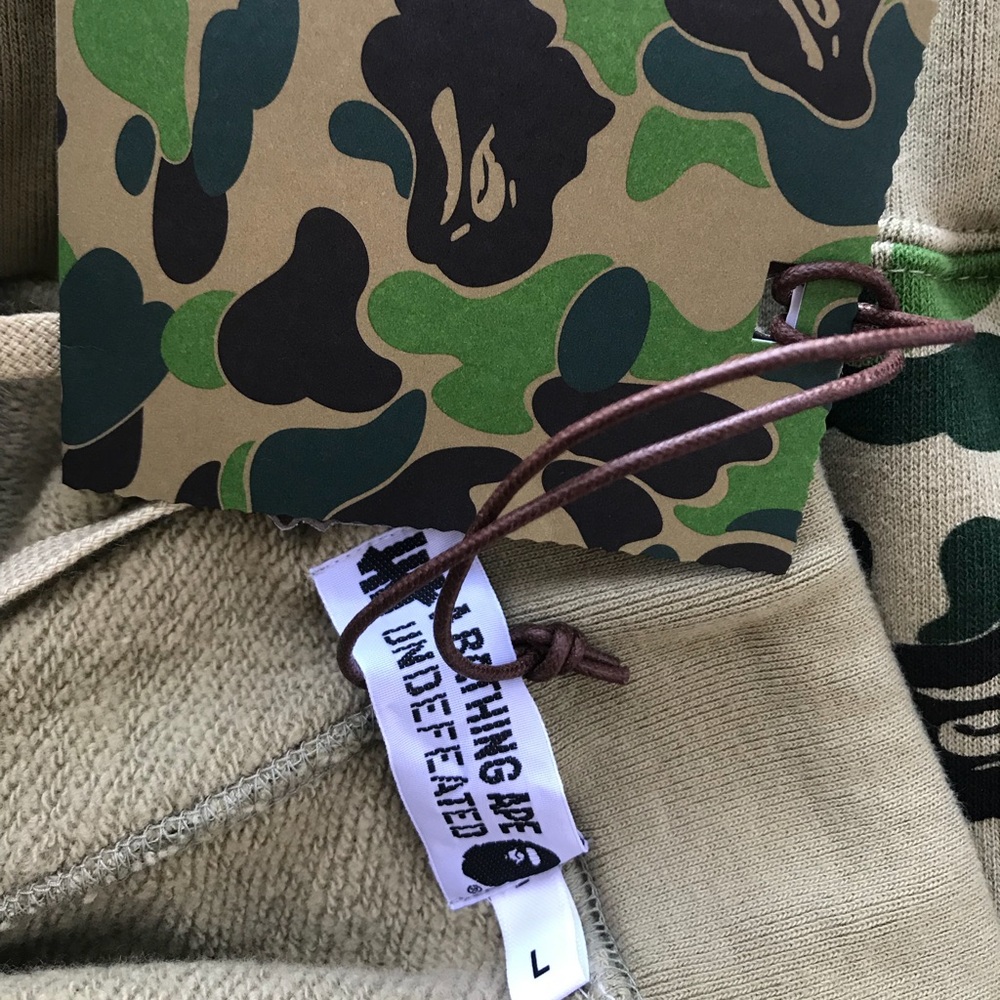 Bape x Undefeated Sweat Pants - Picture 4 of 7